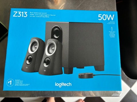 Với giá 700k thì loa nghe ổn, k hay nhưng cũng k dở, nói chung nghe nhạc, giải trí cơ bản thì 👍👍