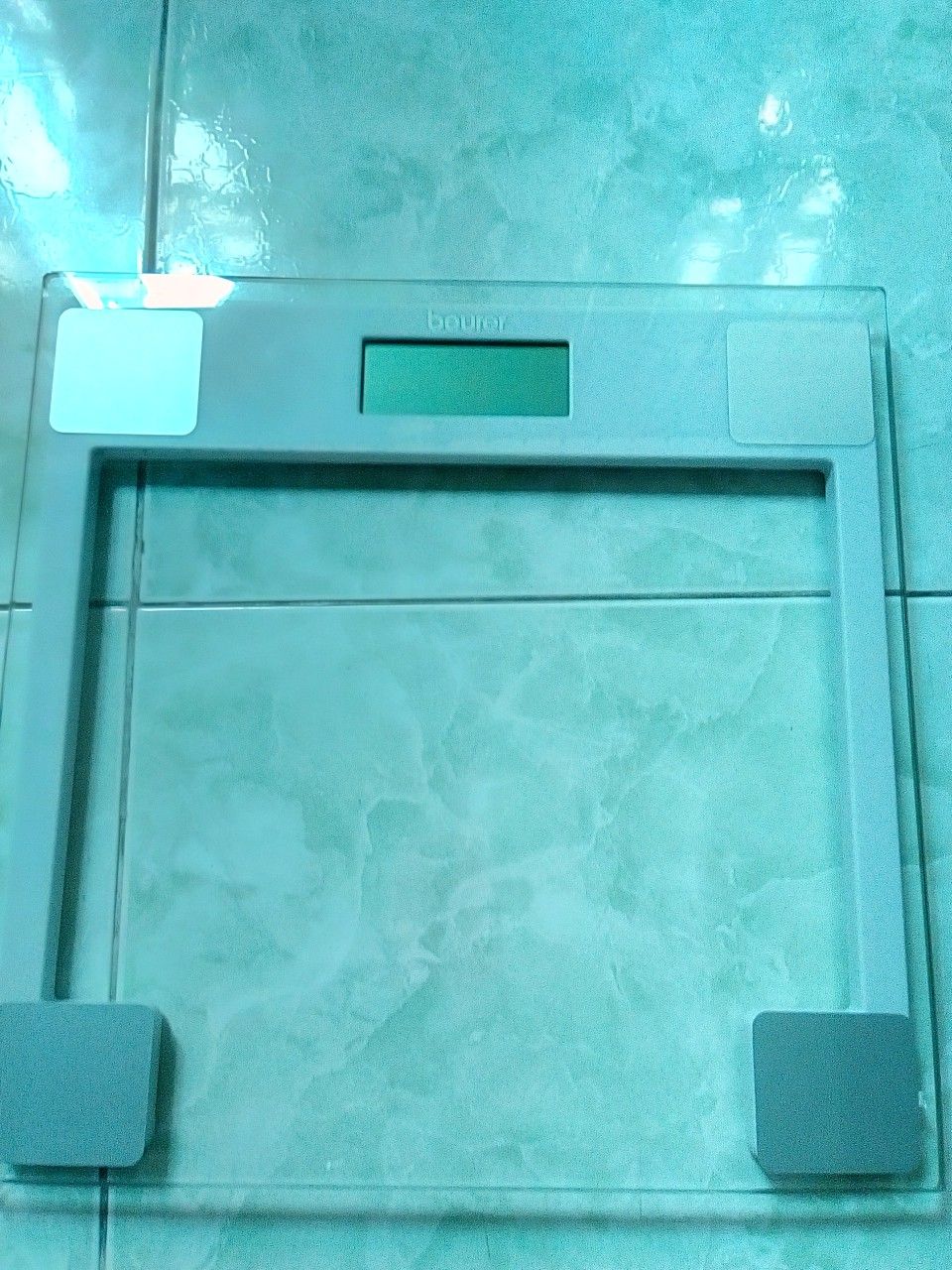 Cân nhìn đơn giản không cầu kỳ phù hợp vs không gian gia đình, mặt kính chịu lực tốt , sản phẩm theo dõi thể trạng sức khỏe tốt trong tầm giá chính sách bảo hành tốt 
Tiki giao hàng thì khỏi bàn rồi , dịch vụ giao hàng tốt đóng gói sản phẩm đẹp