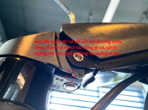 Không thể hạ thấp độ cao, do ốc chỉnh bị lỗi kỹ thuật. Vặn ốc theo hướng dẫn thì cả trụ cũng xoay theo, nên là màn hình cứ cao vống lên. Phải cắm cái que vào để giữ lại. Trông mà chán.

Có thể khắc phục bằng cách nào, hay là phải đổi cái khác ???