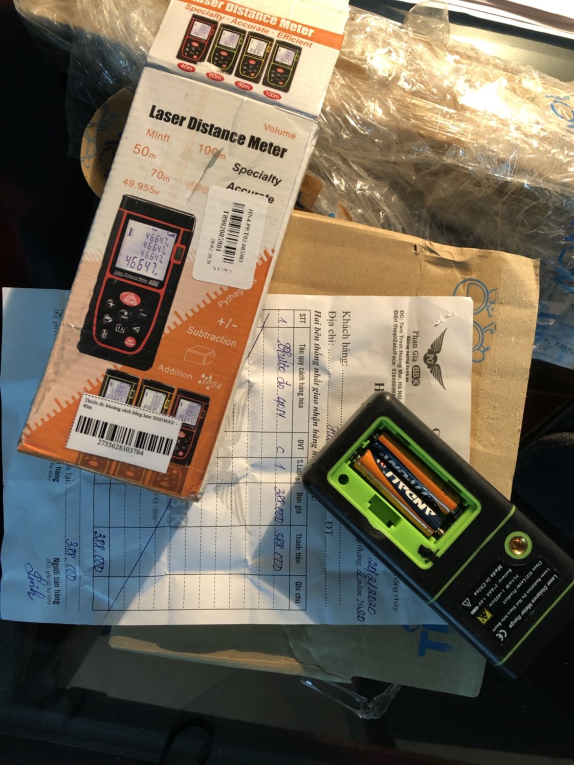 Vừa nhận sản phẩm, bóc ra không như mong đợi:
- Hàng hỏng: Lắp pin không lên dù đã đổi pin maxel mới không dùng pin theo sản phẩm
- Sản phẩm ọp ẹp hàng mã không như ảnh
Nói chung thất vọng, đề nghị tiki thu hồi và hoàn lại tiền/thay sản phẩm khác
Rất bực mình @@