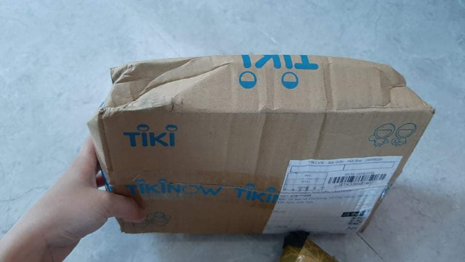 1 sao chất lượng dv quá tệ, nv chăm sóc kh 
1 sao dv vận chuyển đặt hàng 18/6_> 27, 28/6 mới nhận được hàng
1 sao đóng gói sơ sài, vận chuyển móp nát cả hộp. không hề có lót bên trong. Mua bên shoppe có cả  xốp với bọc bóng chống sỗ bảo vệ.
 quá tệ, nếu có 0 sao  thì mìn đề xuất hẳn 0 sao cho đẹp. 
chất lượng sp còn k biết có fake hay ko :)). mua 1 lần chừa tới già 1 sao chất lượng dv quá tệ, nv chăm sóc kh 
1 sao dv vận chuyển đặt hàng 18/6_> 27, 28/6 mới nhận được hàng
1 sao đóng gói sơ sài, vận chuyển móp nát cả hộp. không hề có lót bên trong. Mua bên shoppe có cả  xốp với bọc bóng chống sỗ bảo vệ.
 quá tệ, nếu có 0 sao  thì mìn đề xuất hẳn 0 sao cho đẹp. 
chất lượng sp còn k biết có fake hay ko :)). mua 1 lần chừa tới già