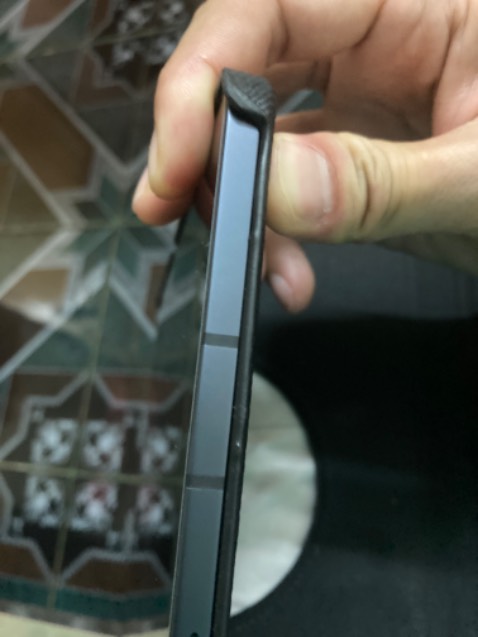 Ốp đúng mô tả nhé, bền hay ko thì chưa biết nhưng cầm thấy khá dày dặn nha, nếu để tablet dọc thì phải để nấc thứ hai tablet mới đứng được