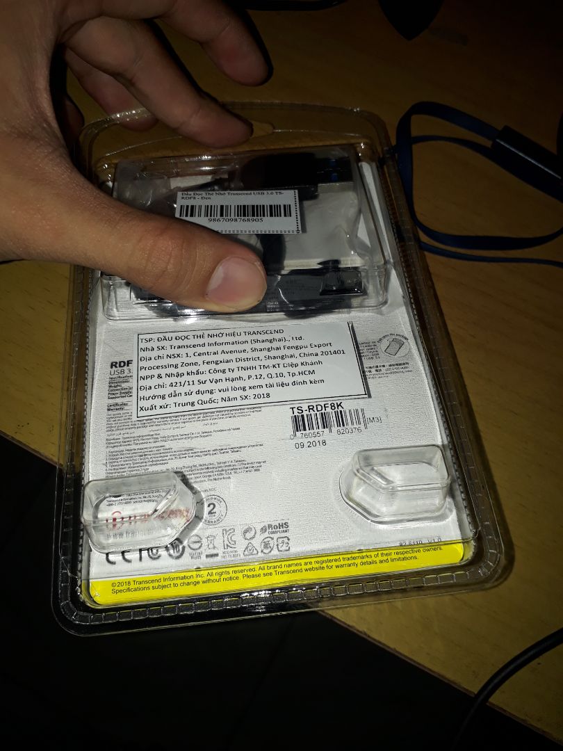 Tiếc là này không phải tiki trading phân phối nên vẫn bị tháo ra dán tem bảo hành... xài tốt, không bị nóng, tốc độ đọc ghi nhanh, dây kết nối hơi ngắn.