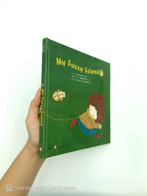 Sách ngoại văn dành cho các bé tập học tiếng anh. Sách dày dặn, in sắc nét, nội dung dễ hiểu lắm. Nên mua ạ, mình mua sale chỉ mất 18k/cuốn thôi. Mua cả bộ để dành cho bé đọc 😄