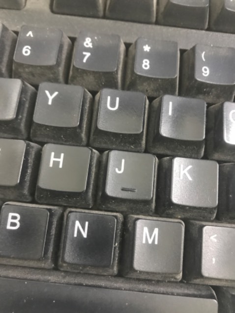 Dáng quần đẹp, vải hơi mỏng, tạm ổn.