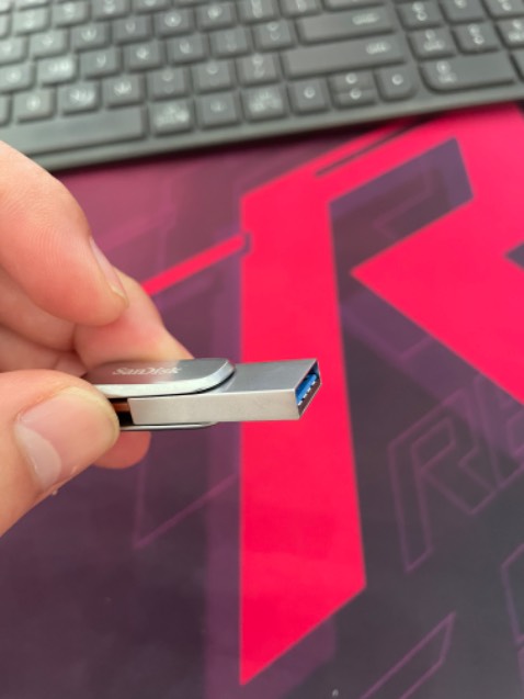 Tạm ok, sao chép file trên 10gb thì sẽ rất nóng và ngắt sao chép. File 1-2gb thì ổn định từ 20-40mb/s
Nói chung xài được.
Mẫu mã đẹp, nhỏ gọn, kim loại