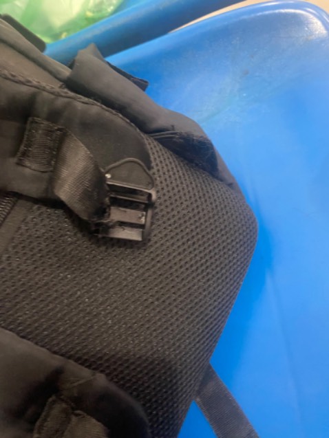 Xài đúng 3 lần đã đứt dây. Trong khi chỉ bỏ mỗi laptop. Quá tệ