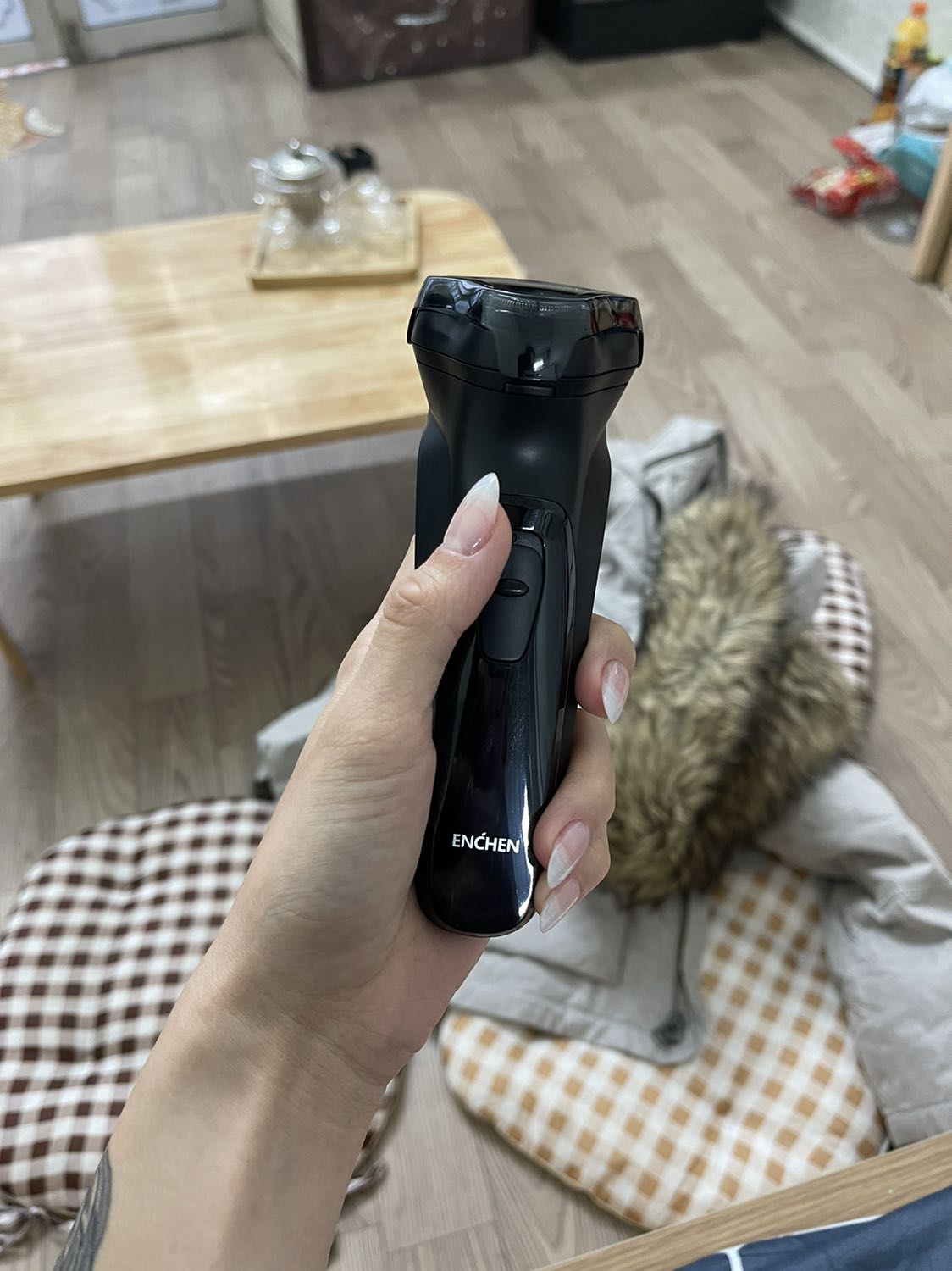 Thành viên kim cương *** lần đầu mua hàng tại tiki chia sẻ, mẹ cha ưi bọc tới 3 lần hộp chắc chắn thôi rồi, hàng thì chất lượng lắm luôn ý, đã thế thanh toán bằng momo đc, xuất sắc! Anh giao hàng đẹp trai dễ thương, hàng đẹp hơn hình mà shop chụp 😂