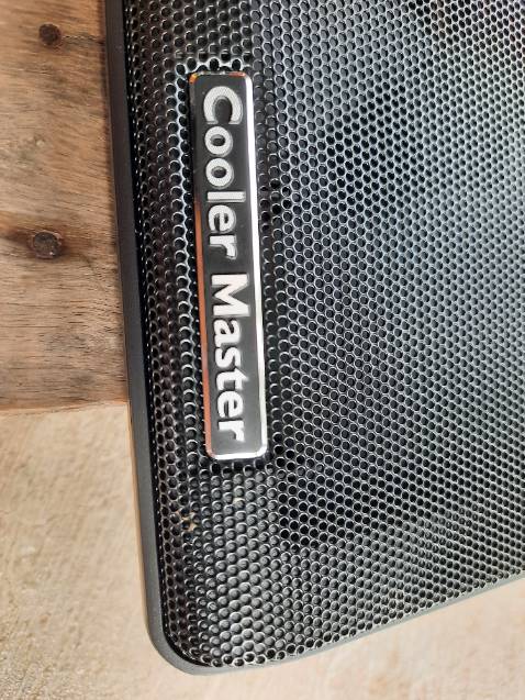 Bị trầy, tem bị rách, tạm thời sử dụng dc,lâu dài thì chưa biết