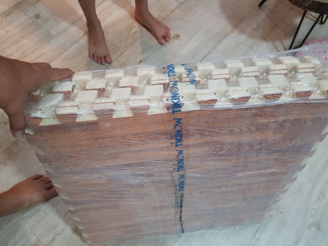 ko hài lòng, sản phẩm ko có viền ngoài như khách hàng trước đã mua.