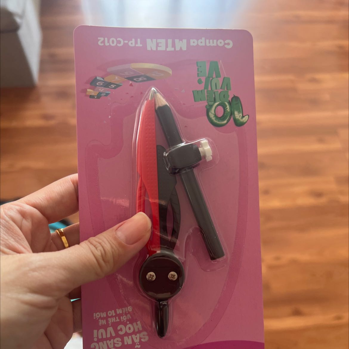 Compa dễ thương, tốt.giá Tiki rẻ, giao hàng nhanh