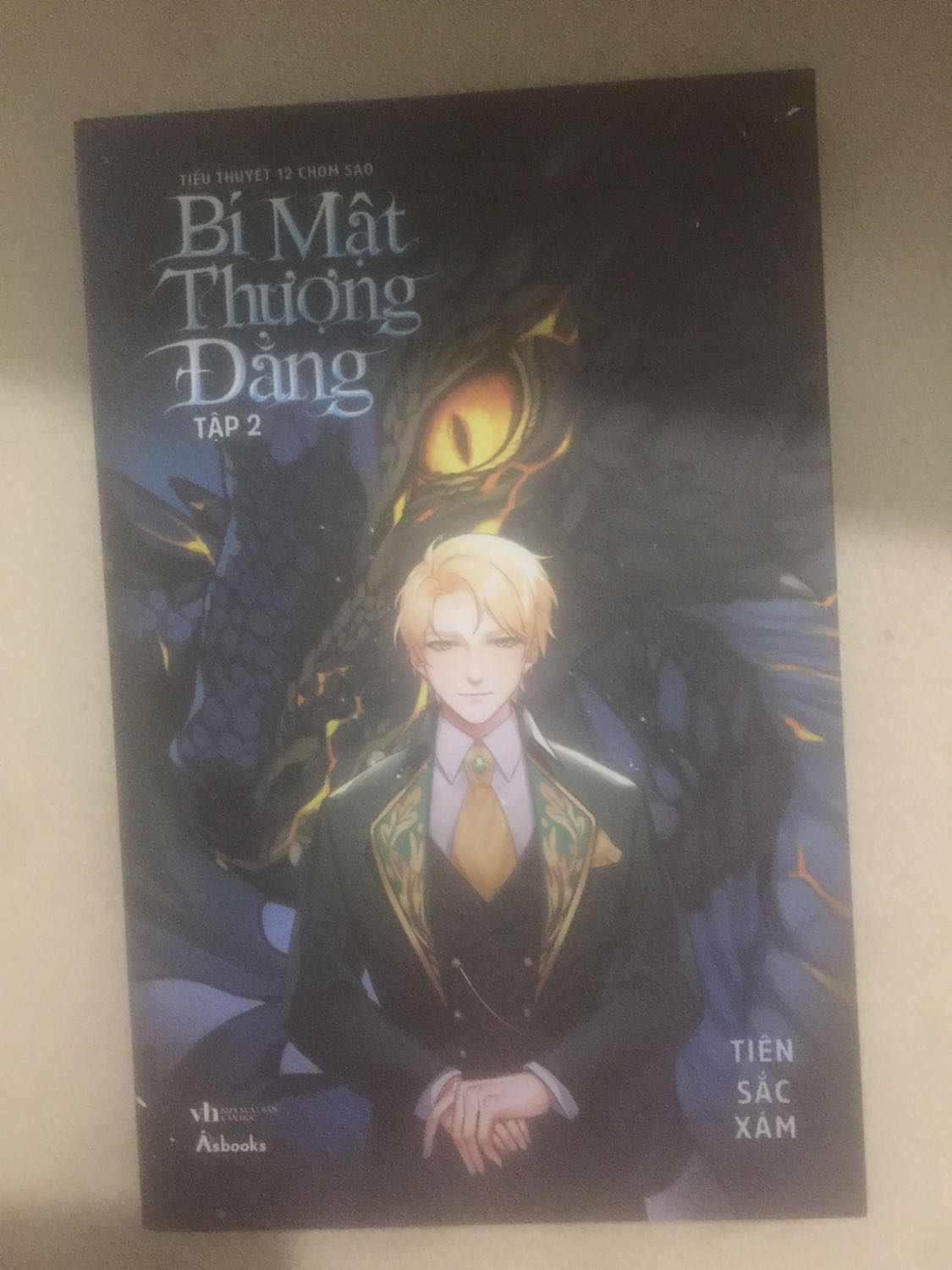 Mua tập 1 rồi, ưng lắm nên là ra tập 2 phải mua ngay. Đóng gói đẹp, giao hàng nhanh siêu ưng ý