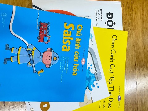 Sách mới như ảnh luôn đúng mô tả, sop xịt nước hoa gì mà thơm nức ở sách luôn í, 5 sao nha sop