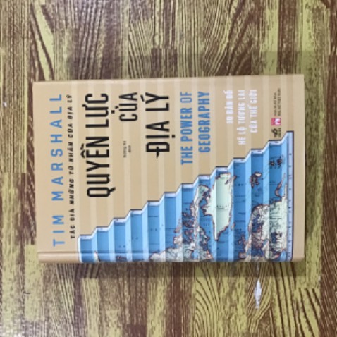 Sách mới,đẹp,nội dung thì quá hay rồi,rình mãi giảm 42% cộng thêm các mã giảm nữa chắc đc 50%,hốt luôn năm mới. Cuốn này dày nhất,và đc đánh giá hay nhất trong 3 cuốn của tác giả,mình chưa đọc nhưng rất háo hức vì 2 cuốn kia mình đọc thấy rất thích và thú vị
