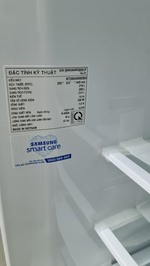 Sản phẩm đẹp, đã từng mua thử tủ lạnh samsung, toshiba, mitsubishi, sharp cho cơ quan, gia đình, nhận thấy dùng rất ổn không thua kém các tủ lạnh thương hiệu khác.  Tiki pro giao hàng nhanh, chuyên nghiệp và dễ thương, giá phù hợp, nên mua.