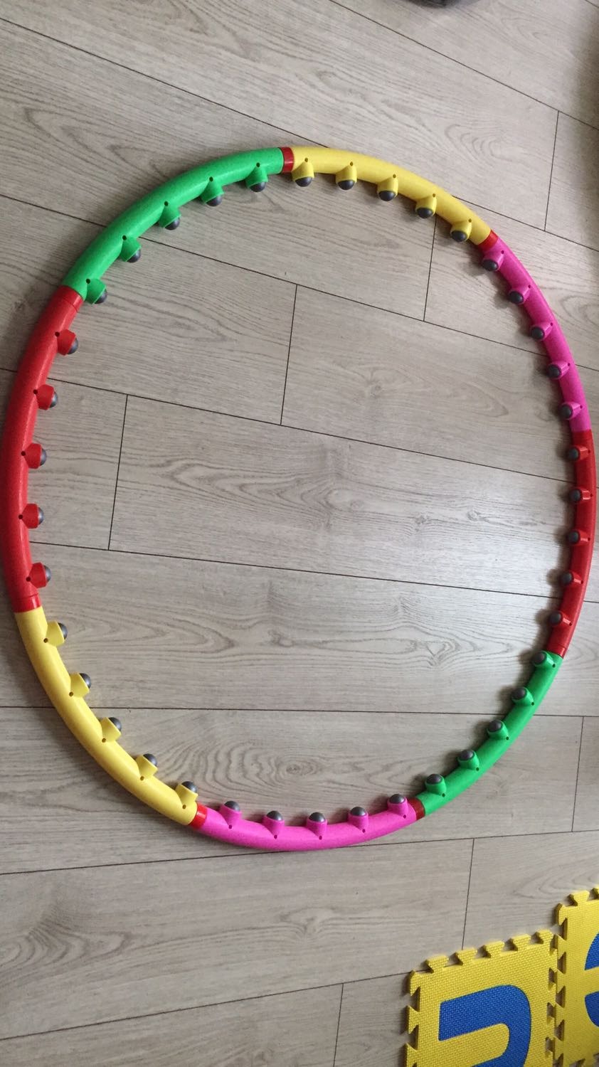 lắp đặt dễ dàng, đường kính đúng chuẩn, ưng nhất cái tháo lắp được nên lúc nào không tập có thể tháo cất đi gọn nhẹ
có các nút massage, cảm nhận là khá hài lòng
điểm chê duy nhất là giao hàng lâu xíu
còn lại đáng mua