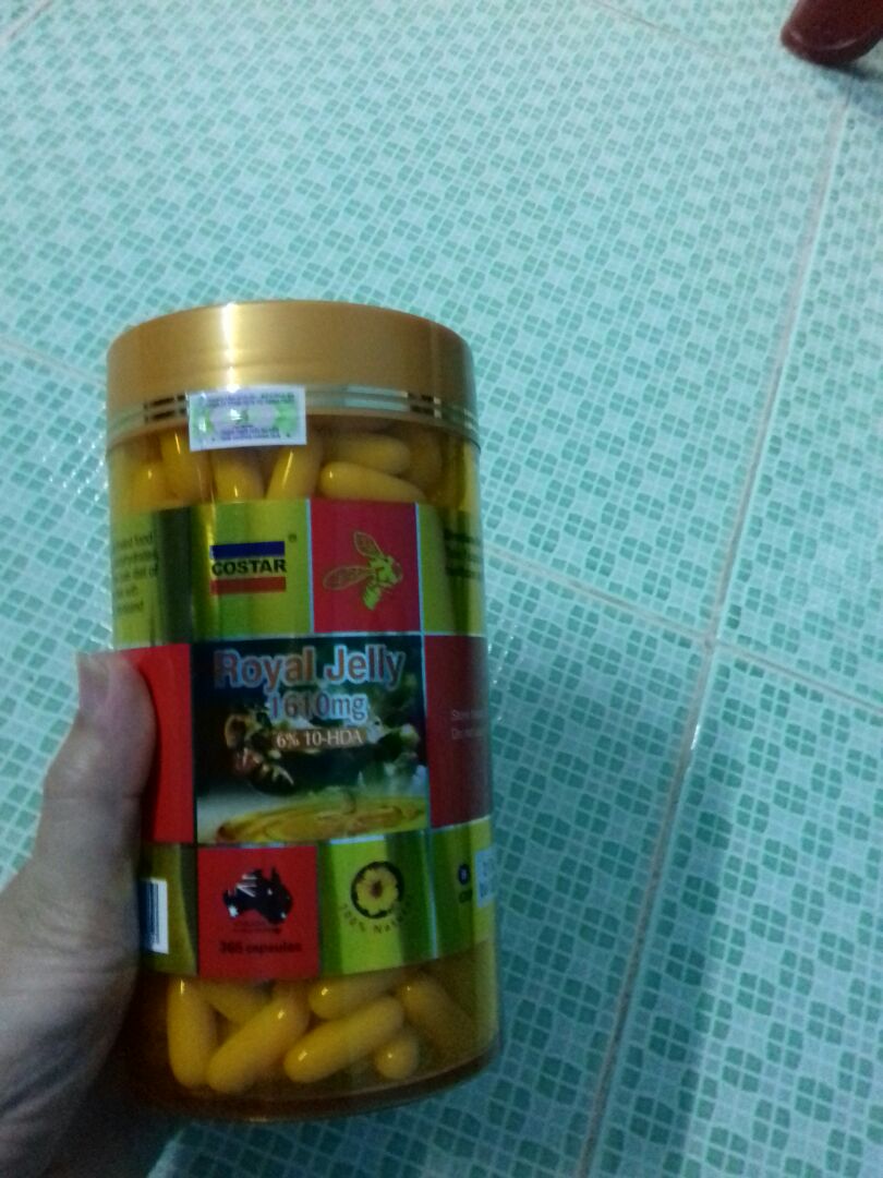 Mình mua được lúc sale giá rẻ 388k. Hàng của Tiki trading chính hãng : có tem bộ công an, có mã số gửi tin nhắn kiểm tra, có dấu của công ty nhập khẩu Hạnh Phúc, hạn sử dụng rất xa. Giao hàng cực nhanh - đặt tối hôm trước sáng hôm sau nhân. Rất tin tưởng Tiki