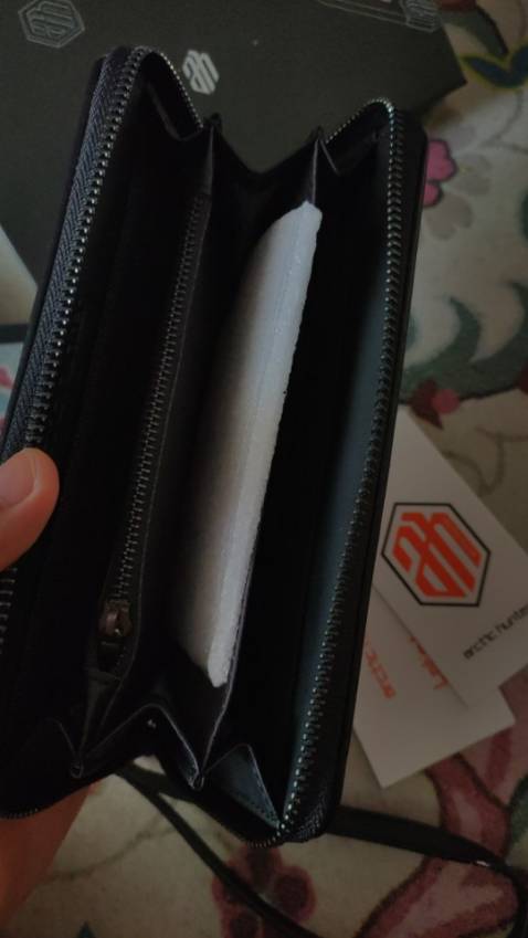 Sản phẩm đẹp lắm mọi người ơi. Dù dịch nhưng rất vui vì có thể nhận hàng được. Hợp với giá tiền. Chất lượng tốt nha. Shop tư vấn nhiệt tình lắm ạ.
Có cơ hội lần sau sẽ ủng hộ shop tiếp tục.👍👍👍