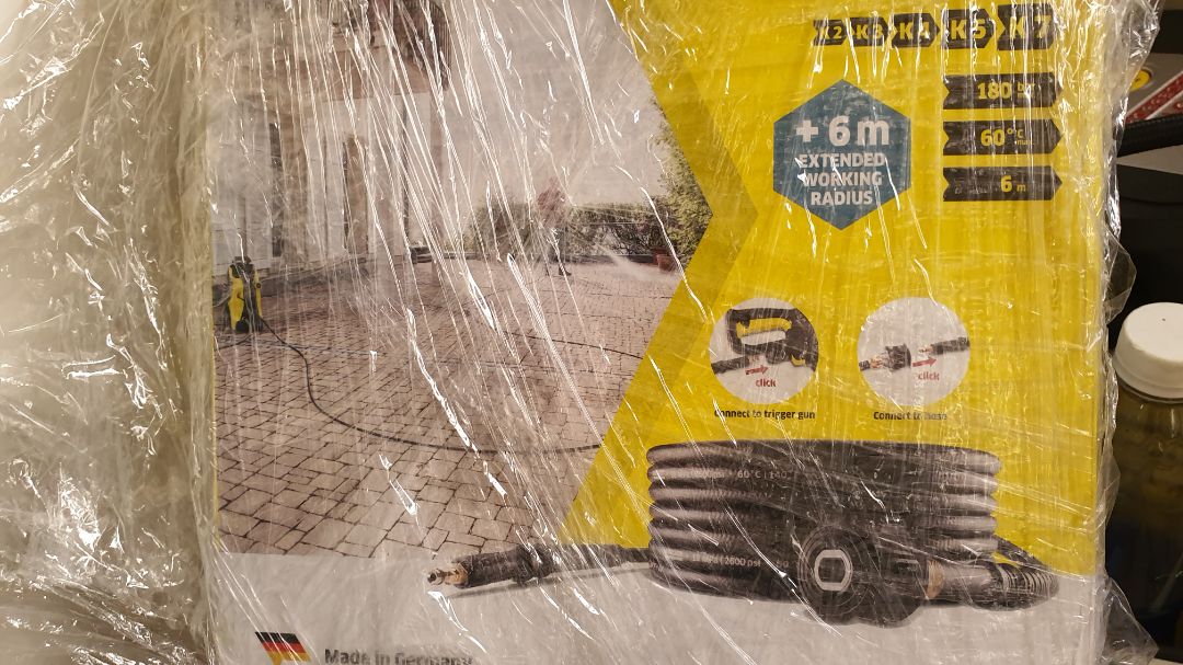 sản phẩm của karcher thì rất chất lượng về hình thức. chỉ là chưa xài nên chưa biết có bị lỗi kỹ thuật j k? nhưng ngoại quan thì đẹp như ảnh. xin cảm ơn.