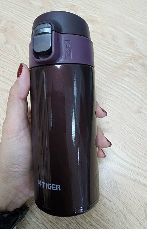 sản phẩm đẹp, chất lượng, có kèm phiếu bảo hành sản phẩm và hướng dẫn sử dụng cụ thể. Shop gói hàng cẩn thận