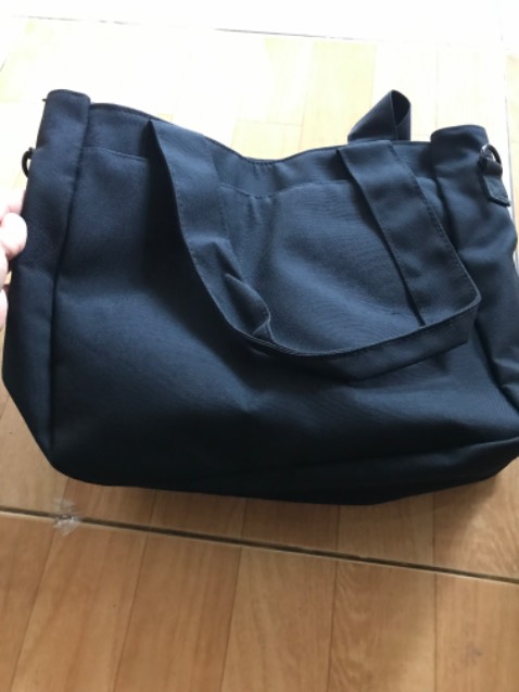 Chất liệu vải đẹp. Đường may chắc chắn. Thích hợp mang đi dạo phố, đi làm. Sẽ tiếp tục ủng hộ shop.