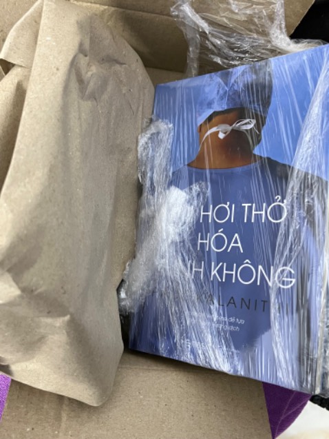 • Rất thích Tiki ở chỗ giá rẻ và giao hàng nhanh. Mình đặt hàng vào 11h đêm hôm trước, trưa hôm sau Tiki giao rồi.
• Tuy nhiên đóng gói vẫn còn khá sơ sài, cuốn có bọc nylon bên ngoài, cuốn không.
• Còn về nội dung mình chưa đọc nên chưa đánh giá được.