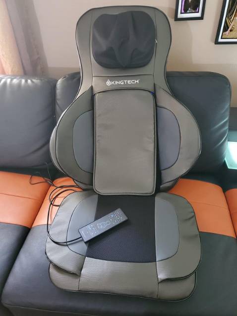 Giao hàng nhanh lắm! Trong Hà Nội giao trong ngày đã đến. Đệm được đóng 2 lớp hộp nên lúc nhận hàng chỉ hơi méo nhẹ bên ngoài không ảnh hưởng gì cả. Dùng đệm quá tốt, massage phần lưng thì cực kỳ đã đặc biệt với người hay ngồi nhiều. Có quai phía sau gán lên ghế rất dễ dàng nên thích có thể mang vừa ngồi vừa làm coi như cái đệm ghế cũng được. Nói chung sản phẩm này tốt.