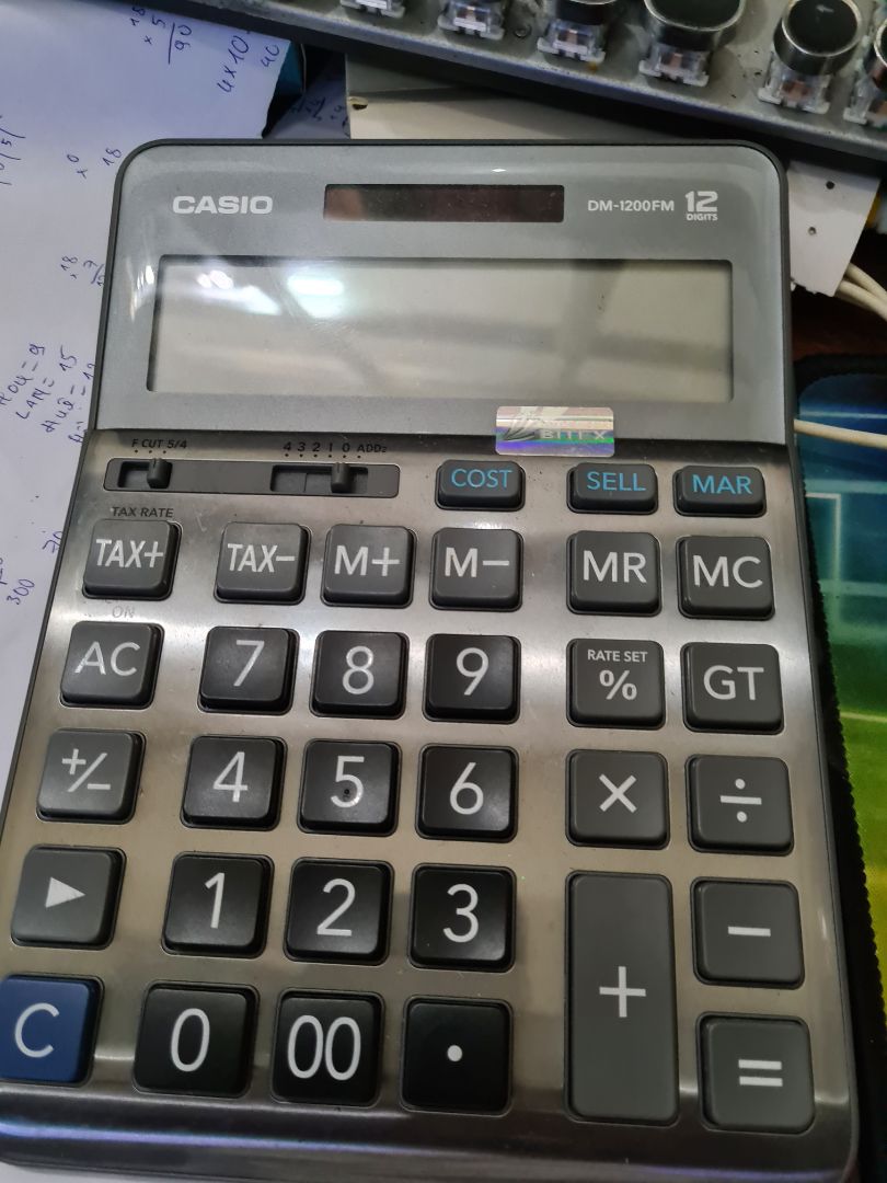 giao hàng nhanh, máy nhìn khá đẹp xài cũng tốt . số hiển thị rõ ràng đầy đủ, màn hình lớn nên dễ nhìn số ok đó