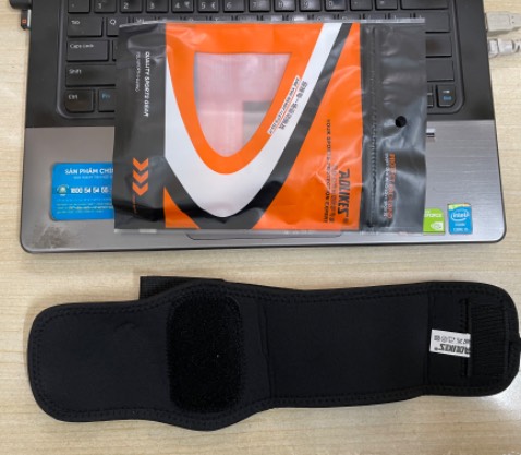 Nhìn chung hàng đẹp, chất lượng ổn. Tuy nhiên phần quấn ngoài bị xước một ít, nhìn mất đẹp