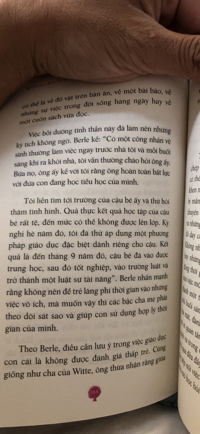 Một quyển sách tuyệt vời dành cho những cặp vợ chồng, người lớn chưa có con hoặc đã có con rồi. Nó có thể giúp ích cho chúng ta rất nhiều. Tôi rất vui khi được đọc quyển sách này.