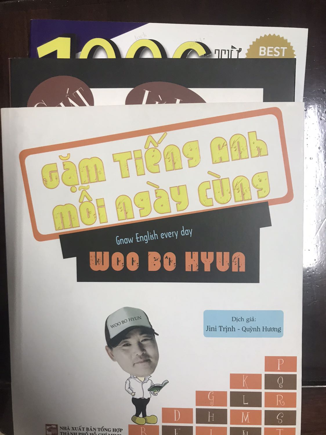 Mình mới nhận được sách. Sách đẹp.
Mình mua đủ cả ba quyển, có mã giảm giá nên giá rẻ.