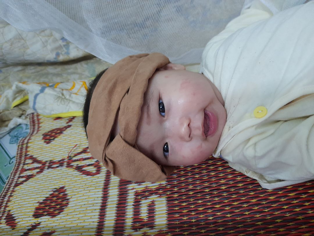 màu hơi xỉn so với ảnh một chút nhưng vẫn ok . giá rẻ mà giao hàng siêu siêu nhanh mẫu nhí của mẹ hi