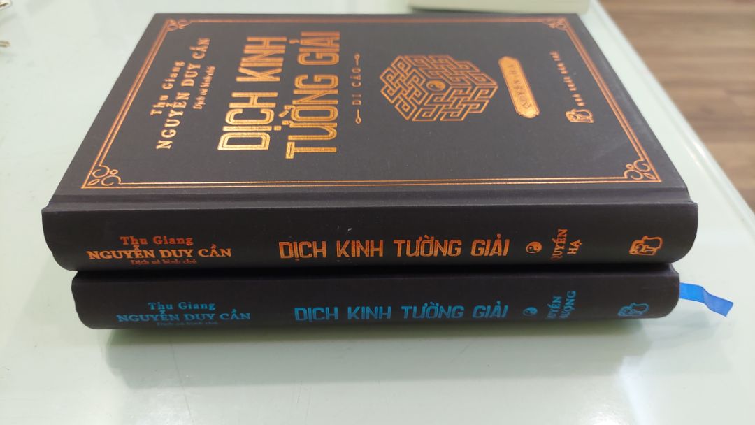 "Khía cạnh quan trọng nhất của Kinh dịch là chỉ lối đưa đường cho con người xây dựng một cuộc nhân sinh lý tưởng, một xã hội tự do cho những con người tự do." Cám ơn nhà xuất bản trẻ với bộ sách giá trị của học giả Thu Giang Nguyễn Duy Cần.