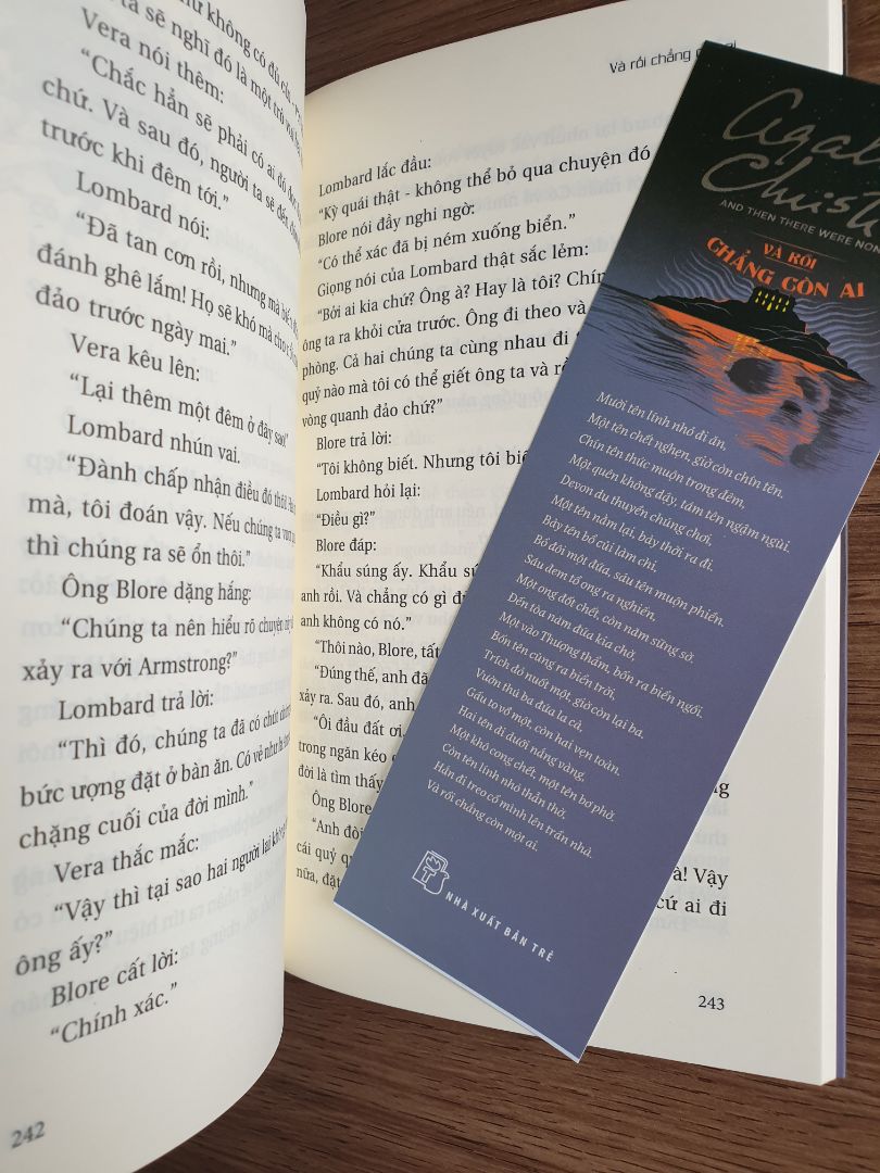 Sách rất đẹp, còn nguyên seal. Có lẽ là đơn hàng mình ưng nhất từ trước đến giờ, font chữ và màu giấy bên trong đều rất hợp ý mình. Còn có cả bookmark nữa, thật sự rất thích sách do NXB Trẻ làm. Vô cùng đáng tiền nhé!