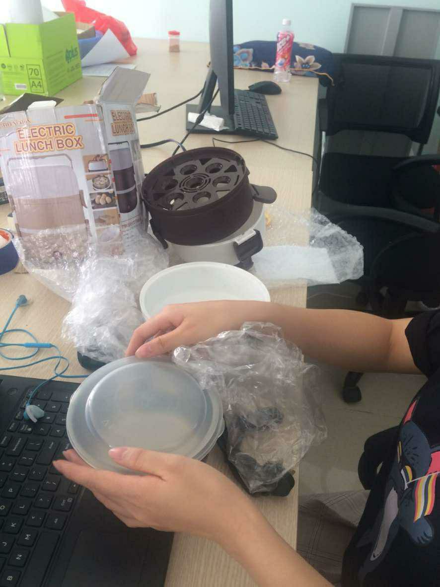 Hộp cơm đẹp, rất oke so vơi giá . hàng y hình mô tả, chuẩn chất lượng. cắm 1 lúc là có cơm nóng như cơm mới nấu ở nhà. rất tiện lợi luôn