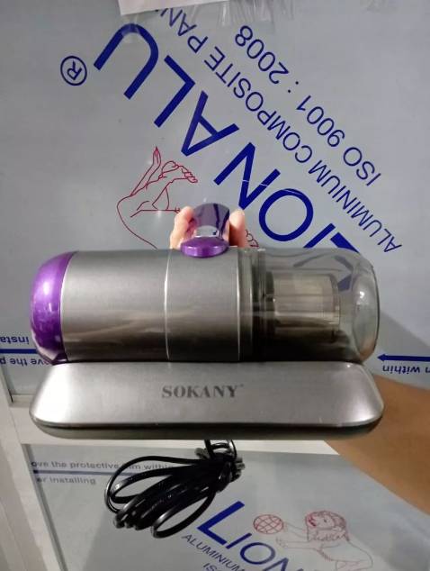 Shop gói hàng kỹ càng, nhìn cách gói là ưng cái bụng rồi, đến máy hút, máy có tiếng ồn nhưng vừa phải không ồn lắm, lực hút mạnh, hút đc tóc, bụi hạt nhỏ liti, nói chung là đáng đồng tiền, nên mua nha mọi người. Dây dài lắm ạ.