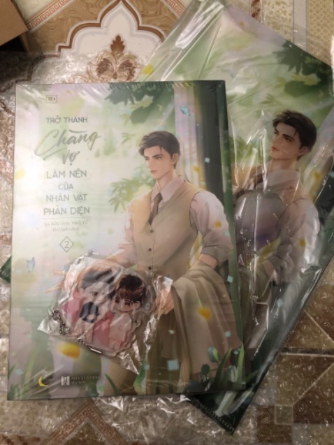 Lâu r mới viết 1 cái đánh giá cho Tiki vầy nè, tại k có thưởng xu này kia nên cũng lười viết lắm, cơ mà chuyến này ưng Tiki quá nên phải khen thôi 🥰 mua giao siêu tốc 1 đơn có cuốn này, bẵng đi mấy ngày âu mới nhớ tới r mở ảnh phát hành check, thì mới hay bị thiếu phụ kiện. Liên hệ Tiki thì đc giải quyết rốp rẻng lắm, đổi trả hàng cái 1 🥰 cuốn mới đc gửi tới thì vẫn cứ là rách seal dưới đáy thôi, nhưng pơ phẹc hơn vì hoàn toàn k df và đầy đủ pk nữa 🥰 ưng dã man