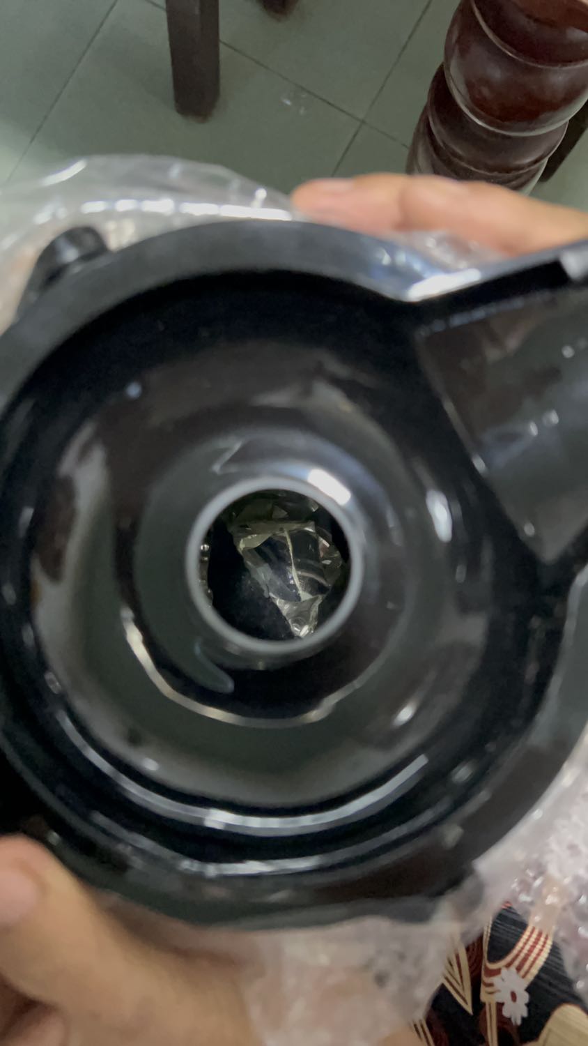 Chưa bao giờ phải đổi hàng , nhưng một khi đổi là phải đợi cả tuần.
Hy vọng ai đọc commet này cân nhắc kỹ khi mua hàng dễ vỡ, chuẩn bị tinh thần đợi để đổi trả lâu lắc lâu lơ như mình
Mình đang rất cần phích để dùng mà đợi đổi trả như. Chờ gần cả tuần chưa xử lý xong
Rất mệt mỏi