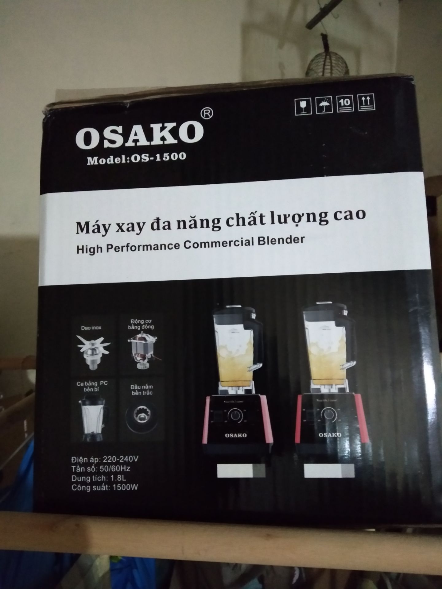 vừa nhận hàng *** thử máy cực mạnh xay êm .lưỡi dao và phần đế xay nhìn rất chắc sắc bén.giá rẻ nên mua. tiki giao hàng cực nhanh.dịch vụ có cải tiến tốt.đóng gói ok.(nhưng góp ý 1 chút nên kiểm tra bên trong thùng hàng trước khi giao cho khách thùng bị ẩm nên mốc hết bìa giấy thùng bên trong)