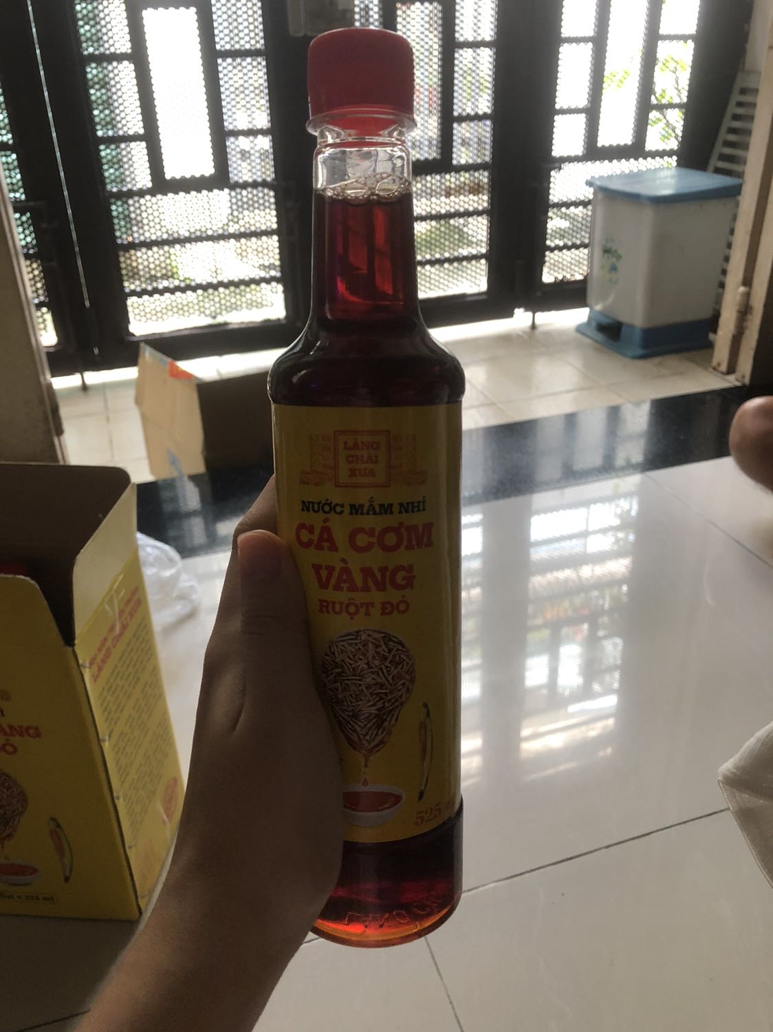 Shop đóng gói kĩ, dịch nên giao hơi lâu, thùng nước mắm đủ 6 chai và không bị đổ vỡ, date xa và mới, chưa dùng thử nên chưa biết vị ra sao