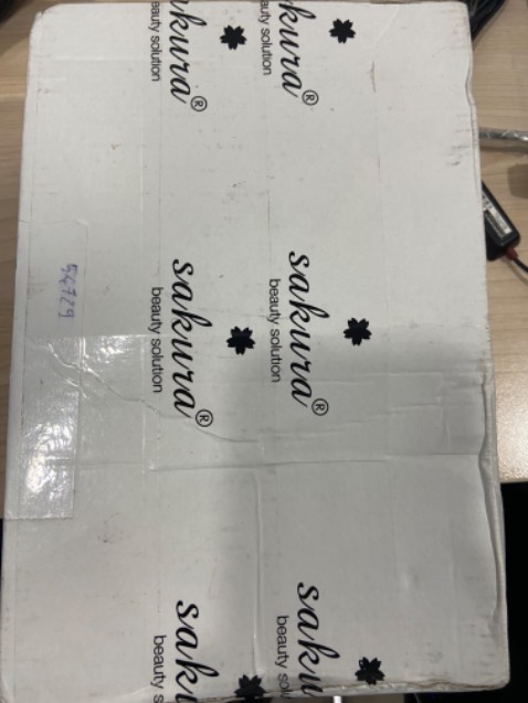 Đóng gói kỹ dữ dị trời, mở ra hụt hơi luôn á. Son mướt mịn tưởng đang cài highend ko á mấy bà. Nên mua nha