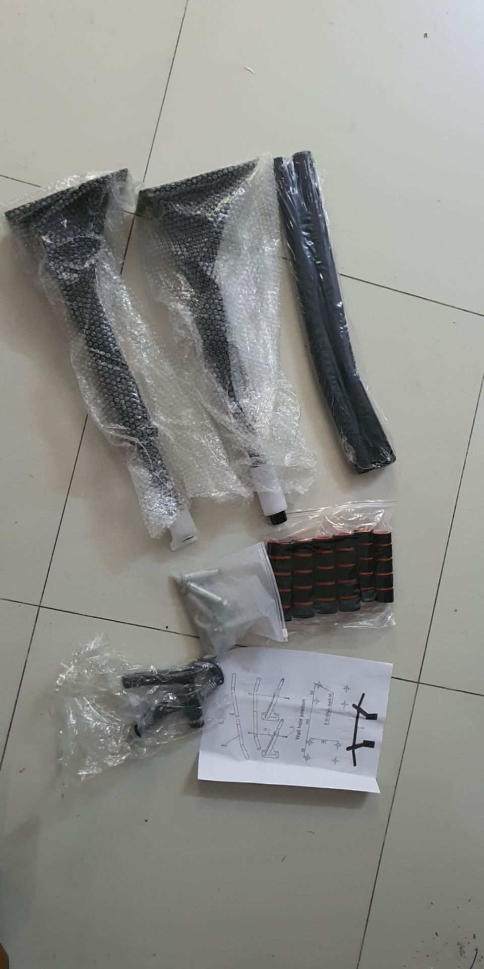 Giao hàng sớm, phụ kiện đủ, có khuyến mãi, hàng chắc chắn, yên tâm sử dụng. Rất hài lòng