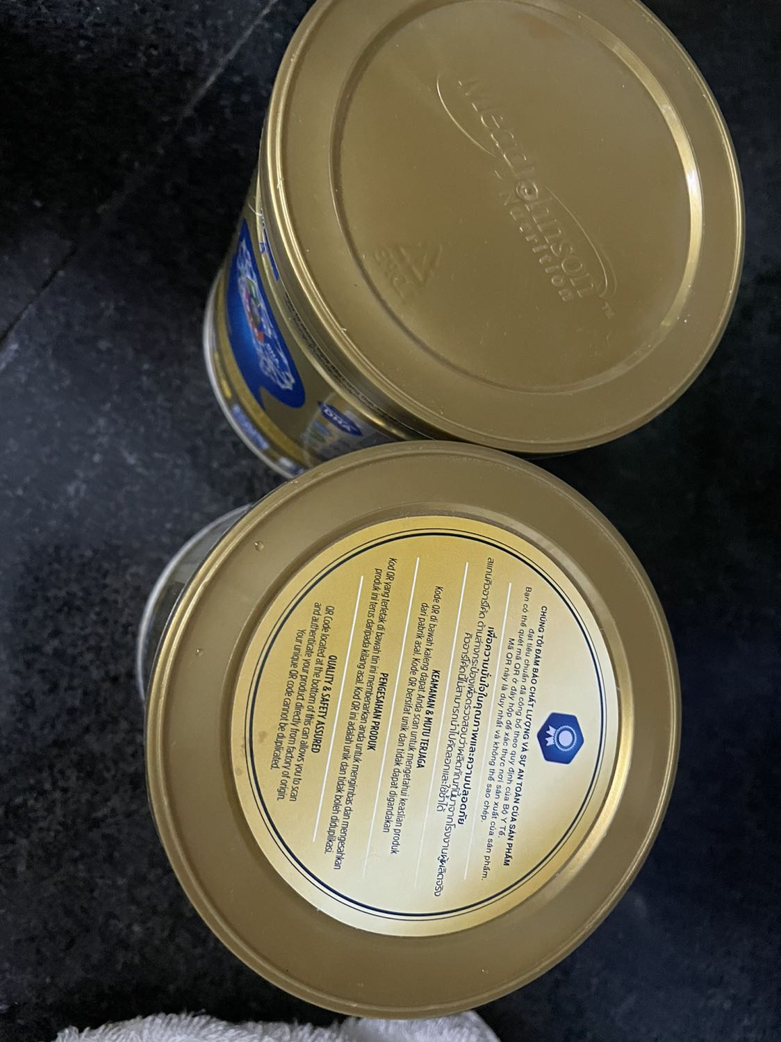 Sữa dễ uống. Nhưng mình mua 2 hộp mà tại sao vỏ hộp lại khác nhau nhỉ, hơi hoang mang