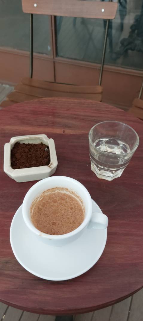 Mình nhập sai số đt có nhắn cho shop nhờ chỉnh lại. Nhắn 3-4 tin thì Shop chỉ trả lời đúng 1 câu là ko chỉnh được (cái này mình hiểu chỉ Tiki mới chỉnh được) và khóa luôn phần nhắn tin với mình. Shop cũng ko thông báo số đt đã chỉnh cho shipper hộ mình báo hại shipper ko giao hàng lần 1 cho mình được. Mình phải gọi lên Tiki nhờ báo giúp shipper. Thái độ dịch vụ của shop quá tệ.

Hàng của shop thì ổn nhưng cần xem lại dịch vụ khách hàng mất điểm trầm trọng. 

Hình ảnh chỉ để cho có chứ sản phẩm bạn mình nói ổn lắm