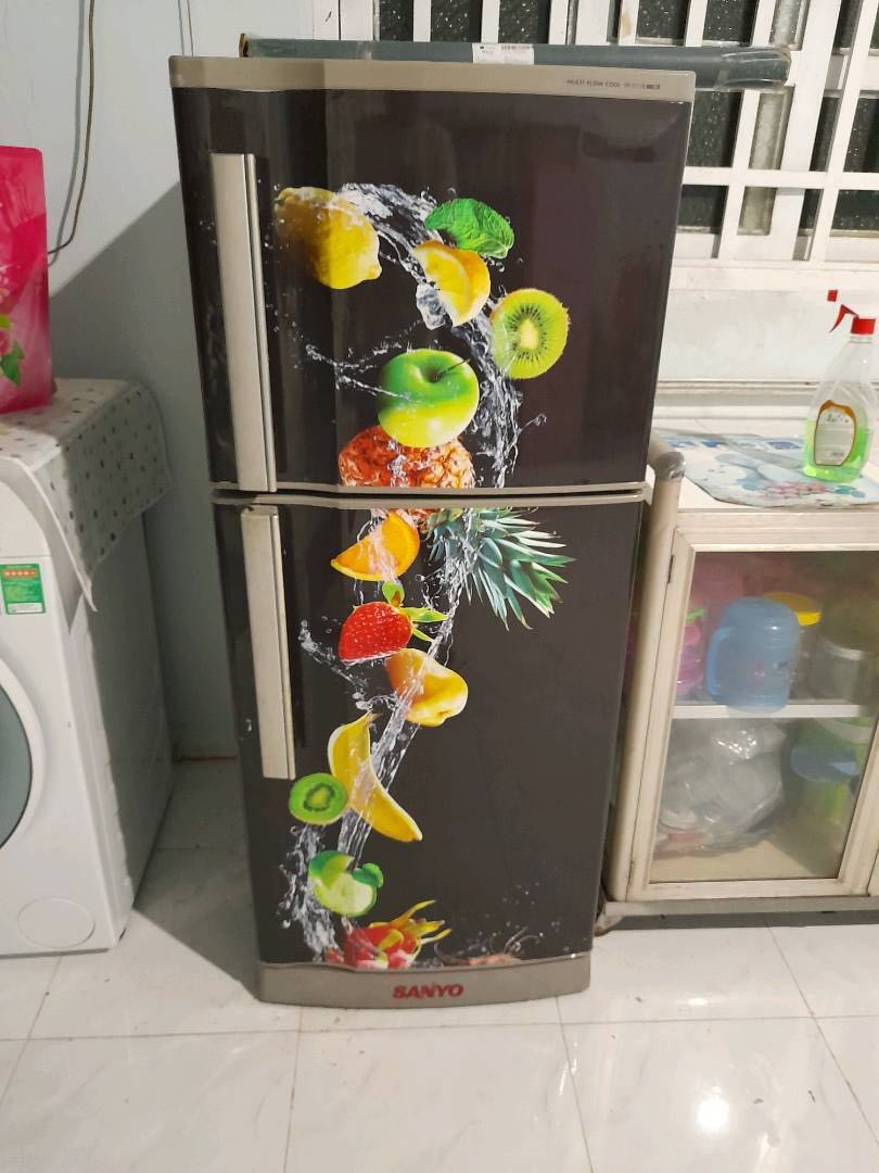 Giá rẻ, giao hàng hanh chóng, chất lượng sp ok. Đã mua ở đây 2-3 lần gì đó lần nào cũng ưng ý hết. Dán vào sạch sẽ hẳn nhà lên. Cho shop 5* nhé