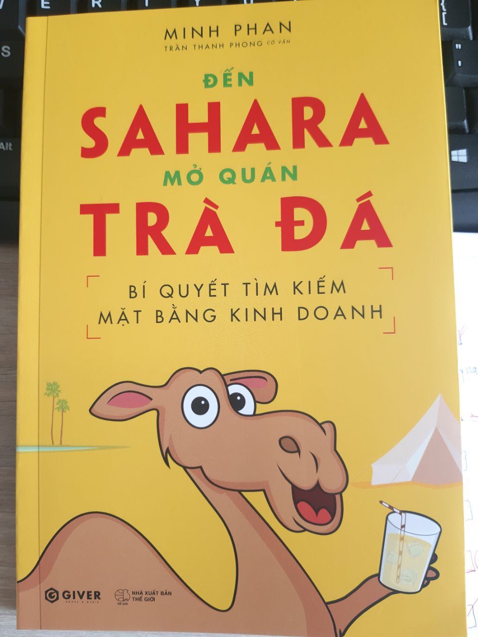 Cuốn sách rất đáng tiền, chứa đựng nhiều nội dung hữu ích về vấn đề tìm mặt bằng trong kinh doanh. Cảm ơn tác giả và GIVER Books đã cho ra đời một tác phẩm có ích cho đời như vậy. Tiki giao hàng nhanh, Shipper dễ thương lắm!