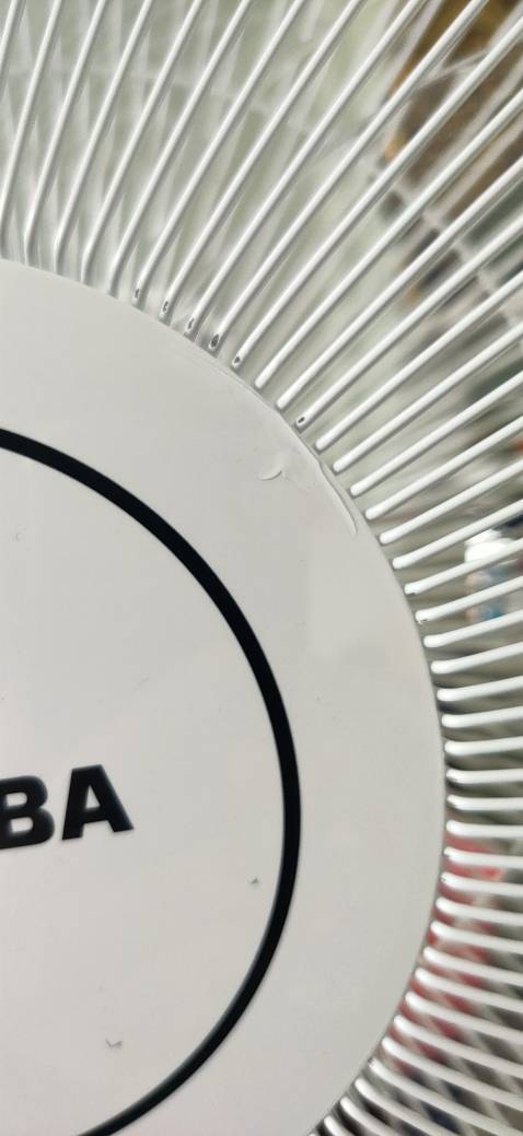 Lồng quạt bị bong tróc sơn. Muốn đổi trả hàng. Quạt bị rung lắc lồng quạt khi sử dụng.