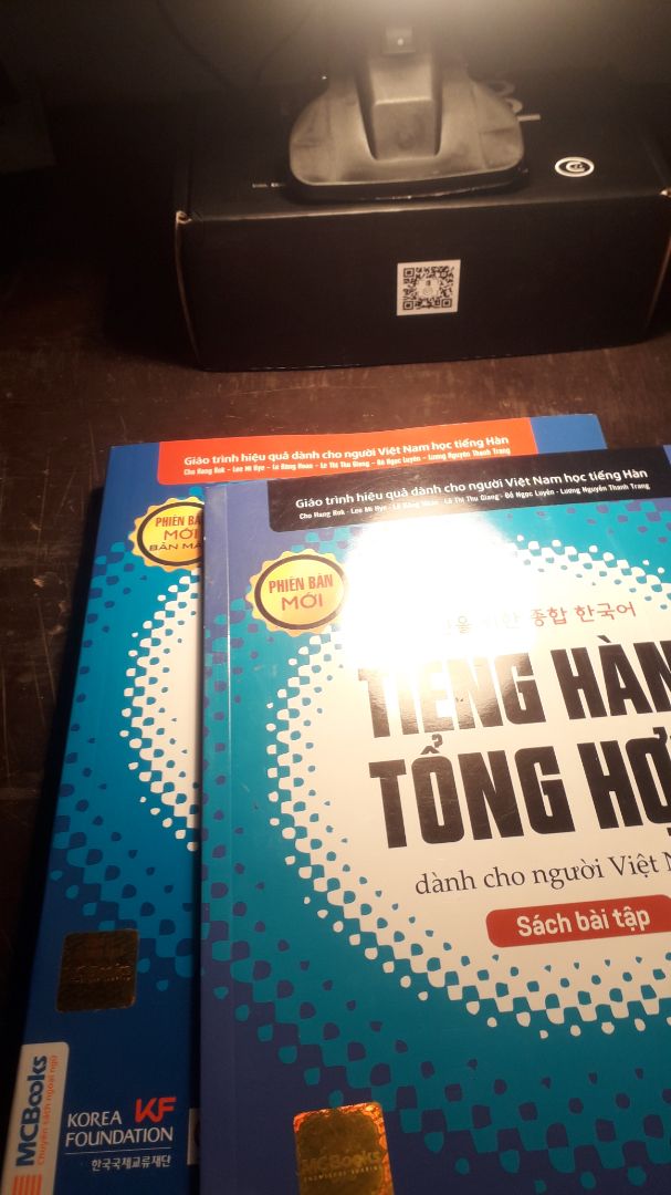 Sách giống như yêu cầu, tuy giao hàng hơi muộn tí mong lần sau giao sớm hơn.
Sách có hình ảnh rõ ràng, màu sắc khá là đẹp, chú thích cũng ổn. Sách giống như yêu cầu, tuy giao hàng hơi muộn tí mong lần sau giao sớm hơn.
Sách có hình ảnh rõ ràng, màu sắc khá là đẹp, chú thích cũng ổn.