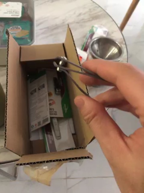 Kềm bấm móng lưỡi bằng dễ cắt tỉa, lò xo hơi cứng. Lưỡi cong như các loại nhập khẩu rất khó dùng, cắt rất khó chịu.
Hàng Việt chất lượng cao.