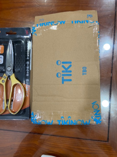 Kéo sắc đẹp, nhưng hơi nhẹ nếu cắt thịt gà…Tiki giao hàng tốt.